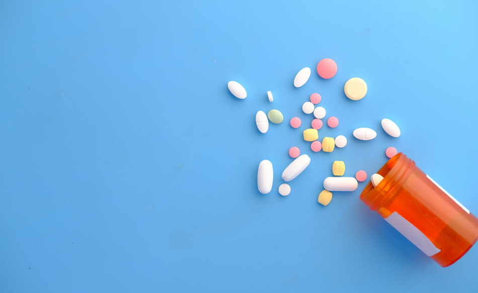 Estate e farmaci: come conservarli e trasportarli in viaggio Estate e farmaci: come conservarli e trasportarli in viaggio
